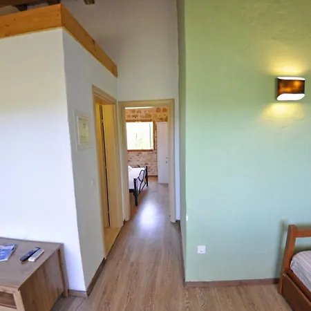 Adamantia Newly Built Small A1 Gæstehus Gaios