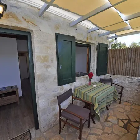 Adamantia Newly Built Small A1 Pensionat 3*